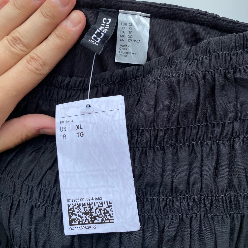 BRAND NEW H&M Dividend Black Ruffled Dress - Picture 4 of 4